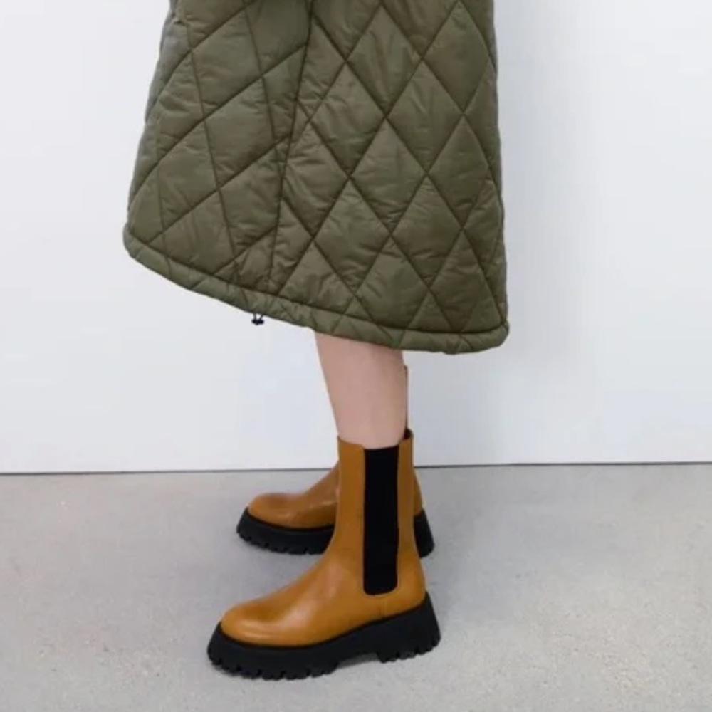 NEW ZARA Lug Sole Leather Camel Chelsea Ankle Boots Booties. - Picture 6 of 9